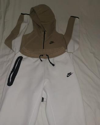 tuta tech nike