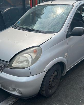 RICAMBI TOYOTA YARIS VERSO 2002 1.3cc BENZINA