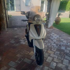 Piaggio Beverly tourer 300ie