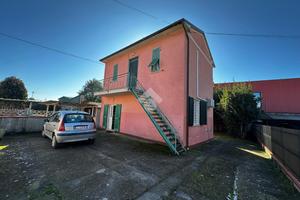 CASA INDIPENDENTE A CASTELNUOVO MAGRA