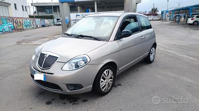 Lancia Ypsilon 1.2 69 CV SOLI 80000km NEOPATENTATI