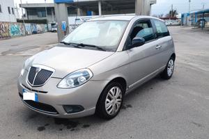 Lancia Ypsilon 1.2 69 CV SOLI 80000km NEOPATENTATI