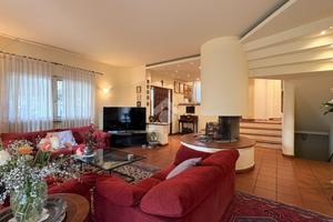 VILLA SINGOLA A MONZA