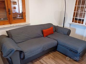 Divano con penisola reversibile