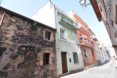 Casa singola indipendente su più livelli abitabile