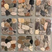 Ciottoli di fiume, quadratini 10 x 10 cm.