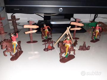 indiani e cowboys  di plastica