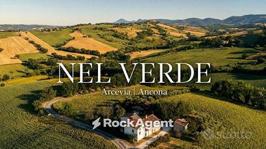 Casa indipendente di 300 m² con box auto a Arcevia