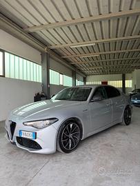 Alfa Romeo Giulia 2.2 Turbodiesel 210 CV AT8 AWD Q
