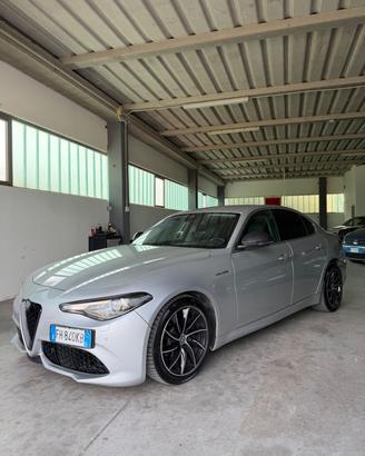 Alfa Romeo Giulia 2.2 Turbodiesel 210 CV AT8 AWD Q