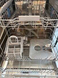 Lavastoviglie indesit