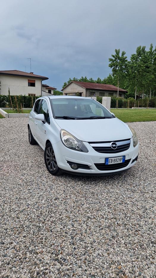 Opel Corsa 1.2 GPL Edition – 2010 – Cerchi in lega