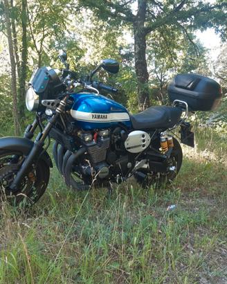 Yamaha XJR 1300