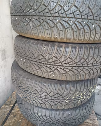 4 gomme invernali Goodyear 185 65 15