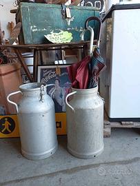 Vecchi fusti o bidoni per il latte 50x27