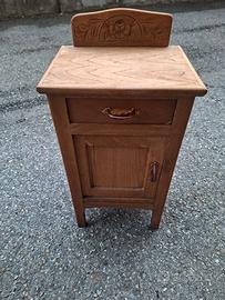 Comodino in legno misura 75x39