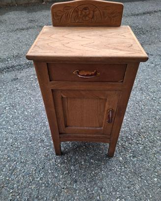 Comodino in legno misura 75x39