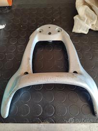 Portapacchi Maniglione posteriore Aprilia Scarabeo