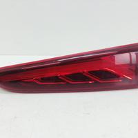 STOP POSTERIORE DESTRO INTEGRATO NEL PORTELLO HYUN