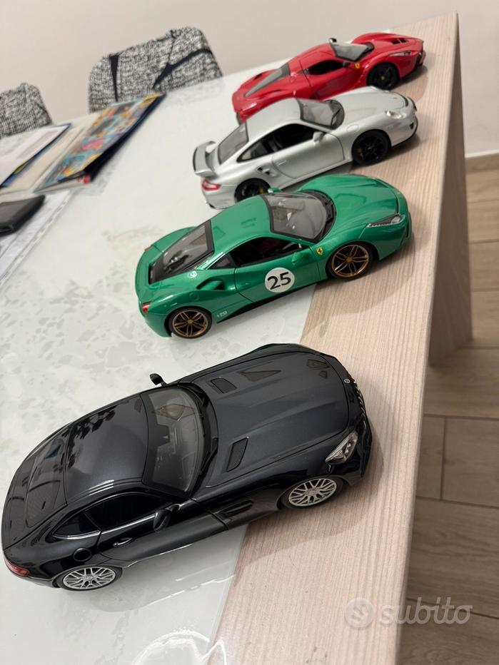 Modellino statuine in resina 1/18 uomo seduto mano 4 per auto veicoli