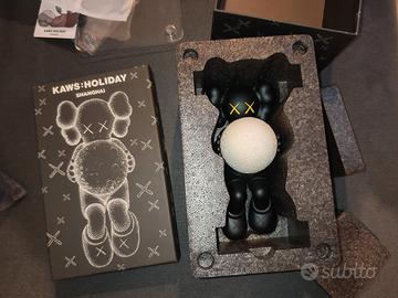 kaws Holiday nero 