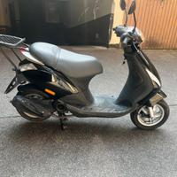 Piaggio zip 100