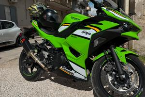 Kawasaki ninja 500 modello SE