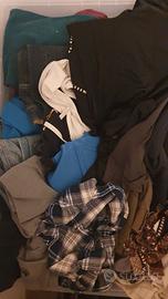 vestiti vari 9€ al kg