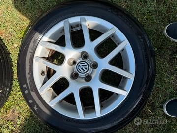 Cerchi in lega Volkswagen e gomme estive Nexen