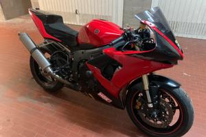 Yamaha R6