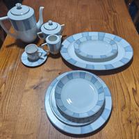  Servito di piatti per 12 nuovo ,mai usato. 