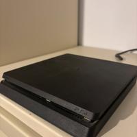 Playstation 4 con controller e Fc25 e red dead II.