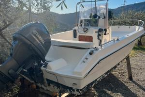 Natante 5,7 con fuoribordo senza patente