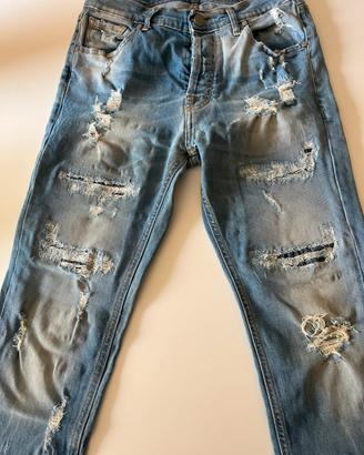 Jeans con strappi