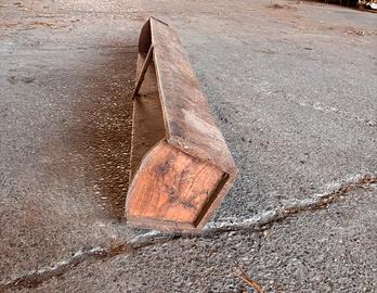 Mangiatoia antica in legno