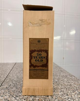 Box Justerini & Brooks (J&B) 20 Years Old Finest