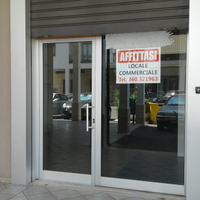 Locale commerciale POLICORO corso Siris
