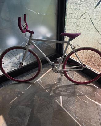 Bici Donna Scatto Fisso Bianca Rosa BeClick