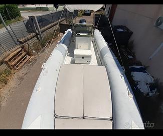 gommone 7,4 m HP 200