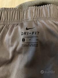 Pantaloncini nike