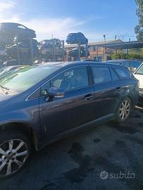 TOYOTA AVENSIS RICAMBI USATI