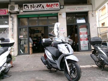 Piaggio Medley 125 PARABREZZA E BAULETTO ORIGINALI