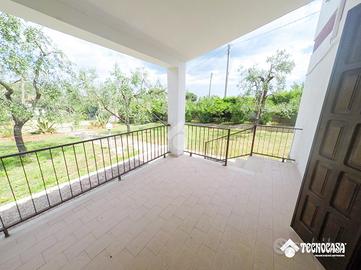 QUADRIFAMILIARE A VIESTE