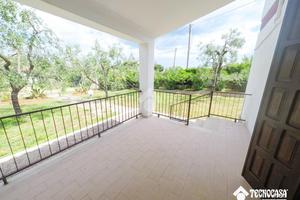 QUADRIFAMILIARE A VIESTE