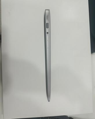 Macbook air 13.3 1.6GHZ 8GB/128GB