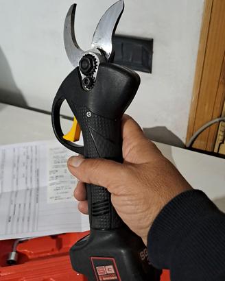 Forbice da potatura a batteria