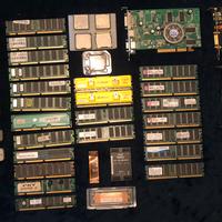 Lotto di 35 componenti-accessori retro computer