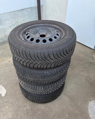 4 CERCHI IN FERRO 15" 4 FORI RENAULT - 195/65 R15 