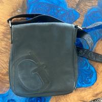 Borsa teacolla guess