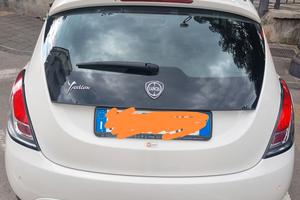 lancia ypsilon 1 2